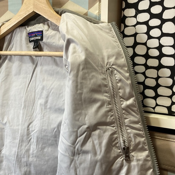 Patagonias Girl Quilted Lightweight Jacket - Picture 7 of 9